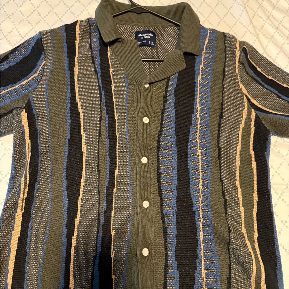 Abercrombie & Fitch Men's
Jacquard Striped Button-Through Sweater Polo